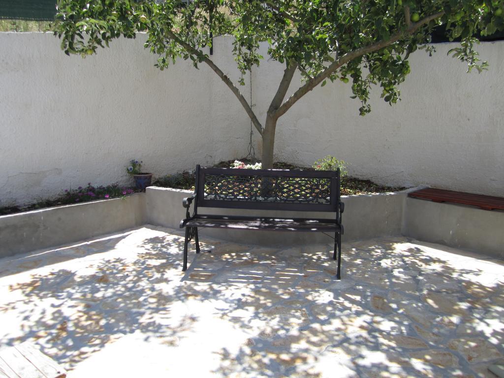 Apartments Nives Supetar Εξωτερικό φωτογραφία