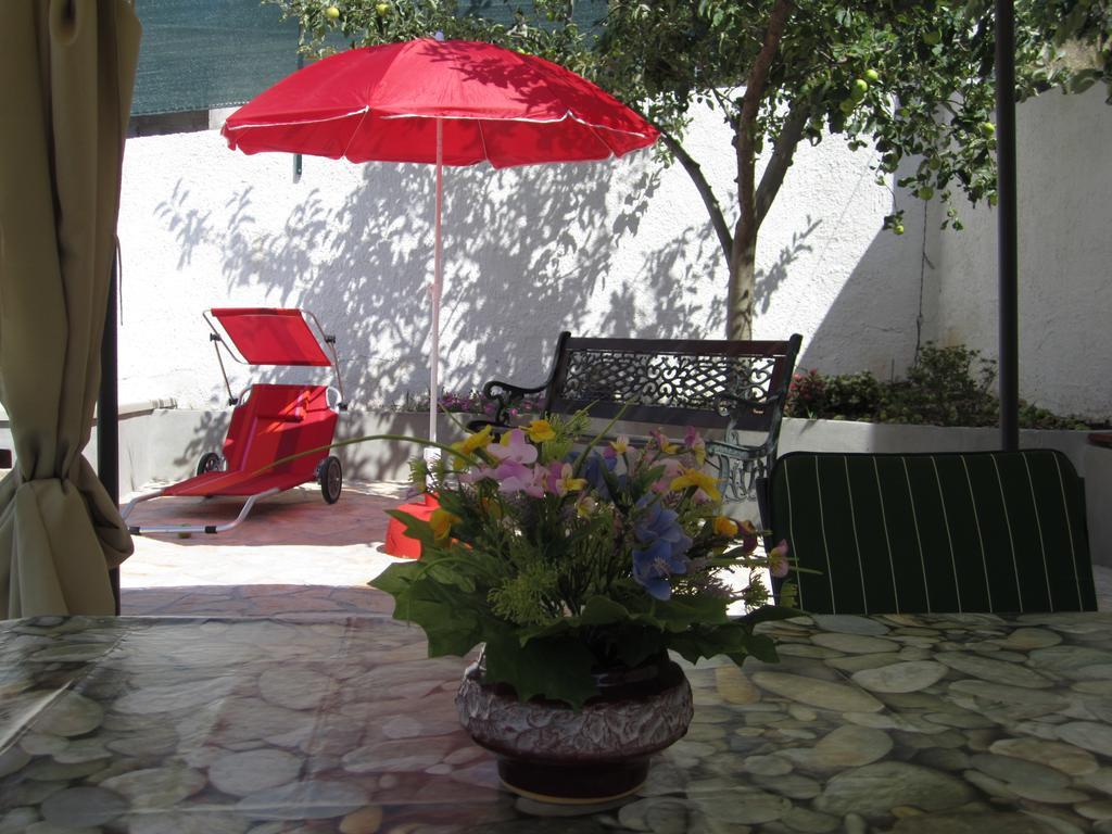 Apartments Nives Supetar Εξωτερικό φωτογραφία
