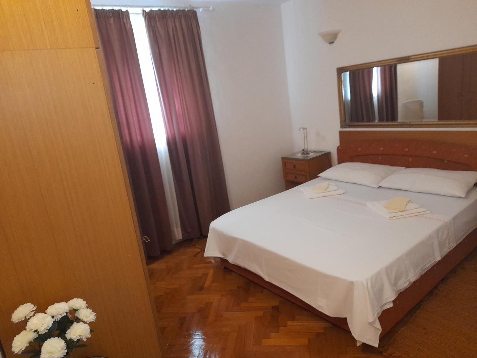Apartments Nives Supetar Εξωτερικό φωτογραφία