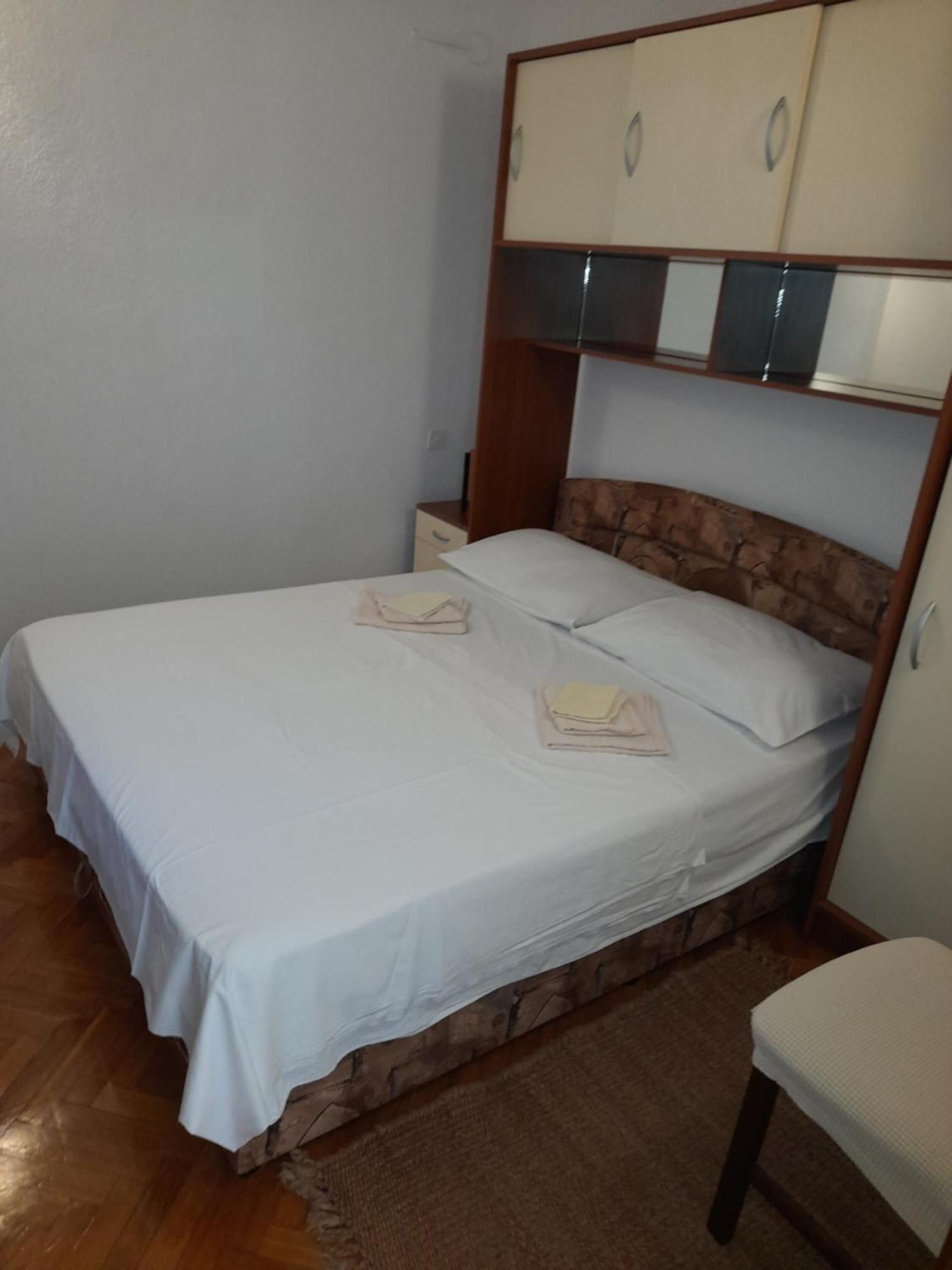 Apartments Nives Supetar Εξωτερικό φωτογραφία