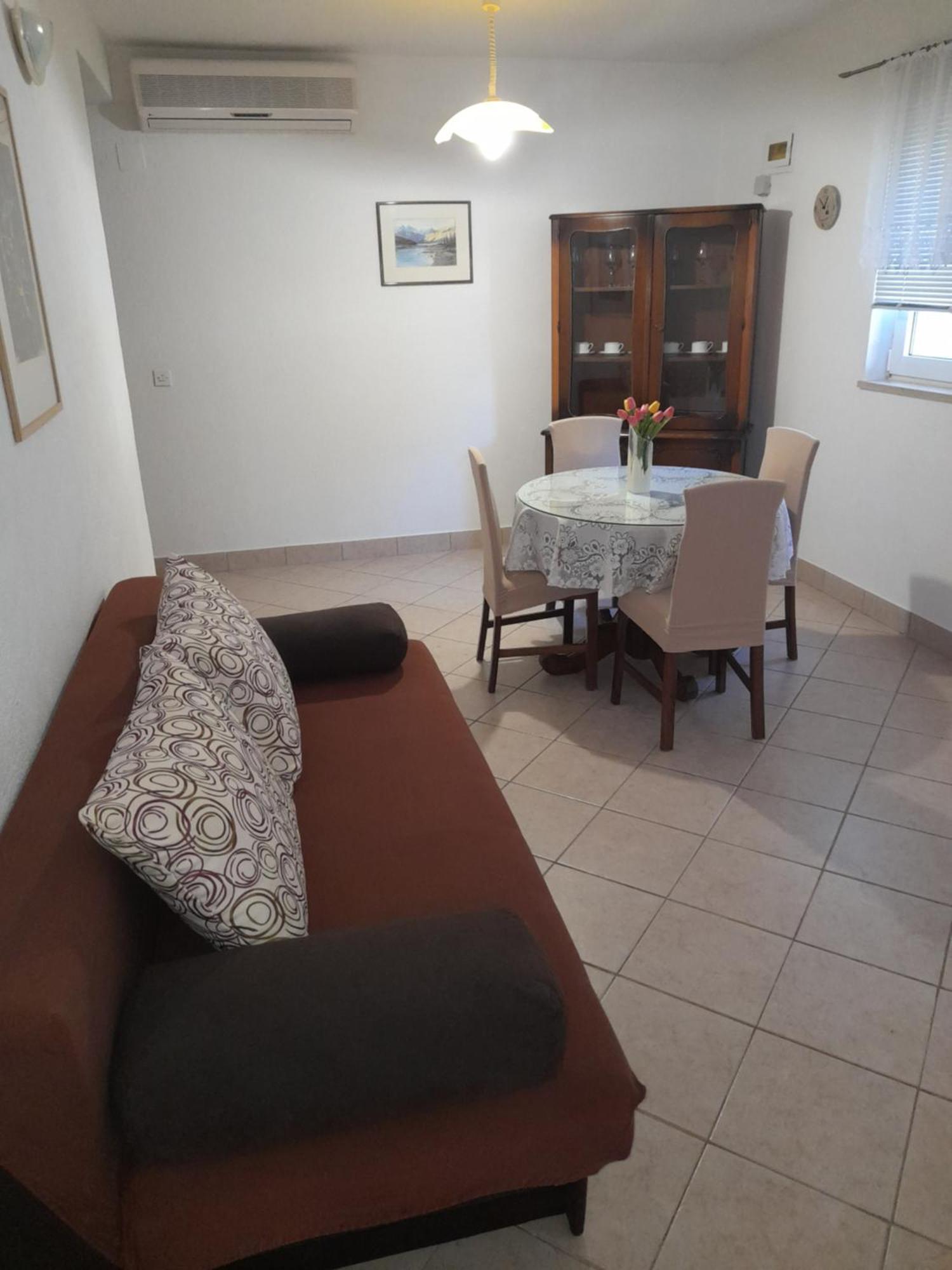 Apartments Nives Supetar Εξωτερικό φωτογραφία