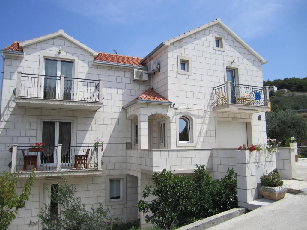 Apartments Nives Supetar Εξωτερικό φωτογραφία