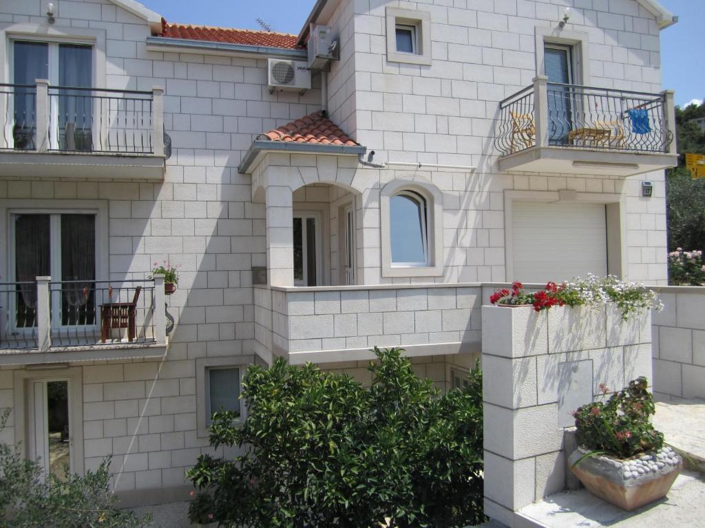Apartments Nives Supetar Εξωτερικό φωτογραφία