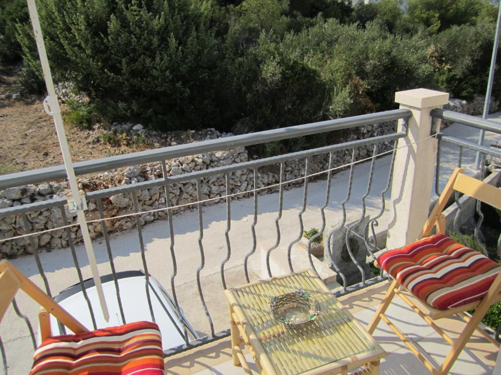 Apartments Nives Supetar Εξωτερικό φωτογραφία