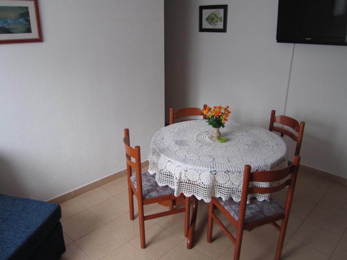 Apartments Nives Supetar Εξωτερικό φωτογραφία