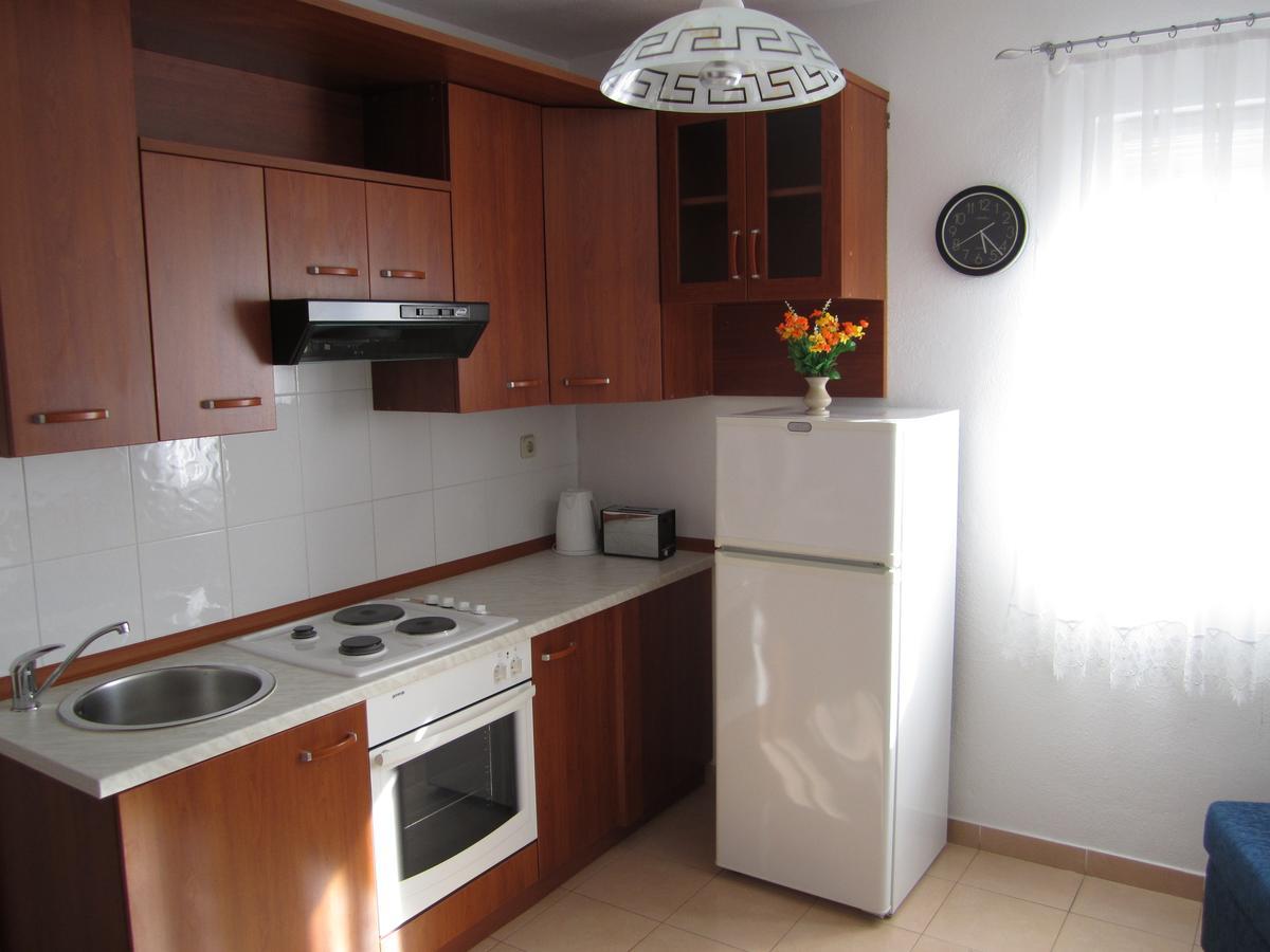 Apartments Nives Supetar Εξωτερικό φωτογραφία