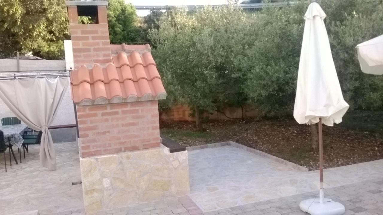 Apartments Nives Supetar Εξωτερικό φωτογραφία
