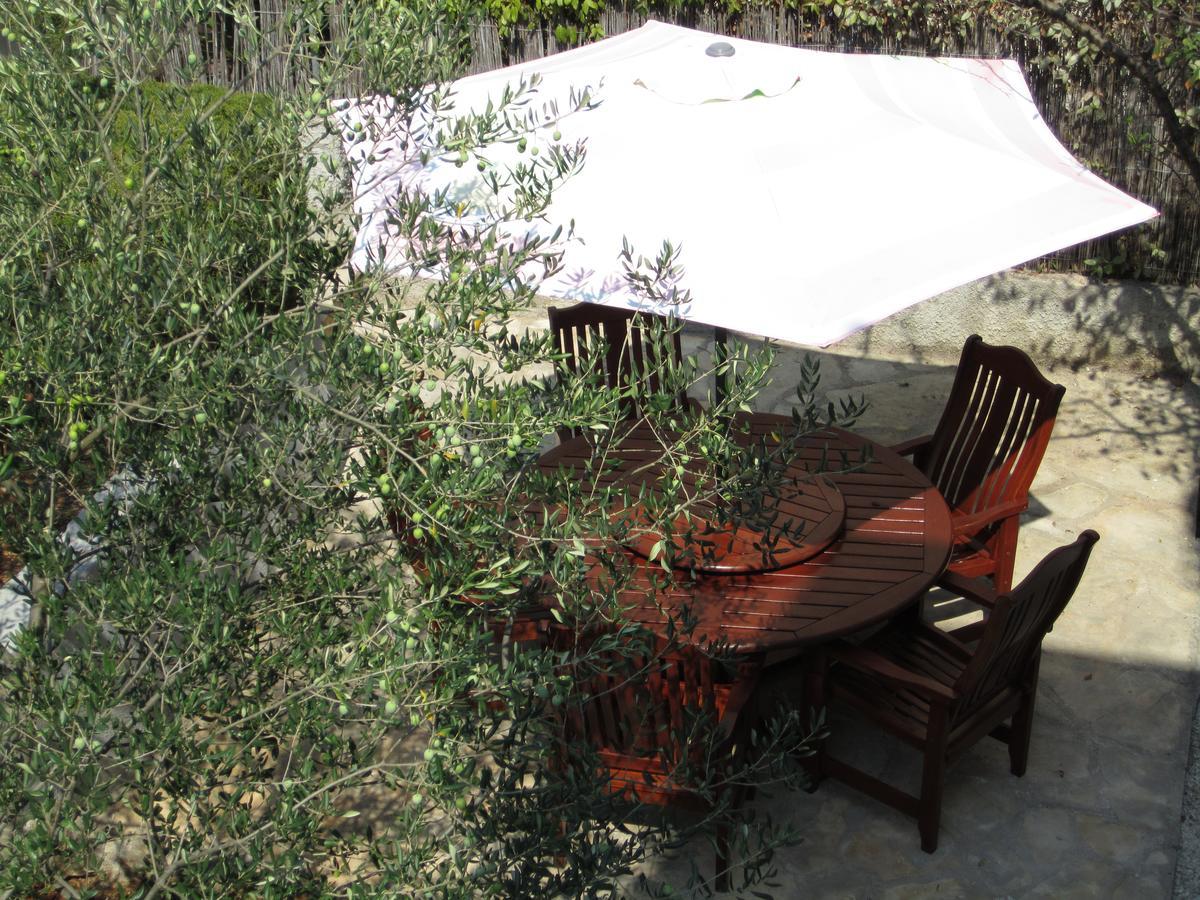 Apartments Nives Supetar Εξωτερικό φωτογραφία