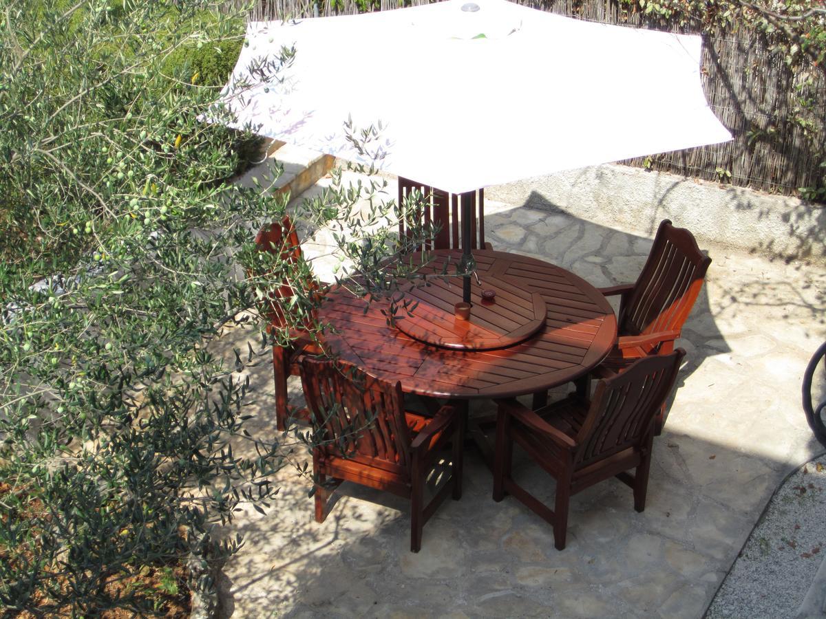 Apartments Nives Supetar Εξωτερικό φωτογραφία